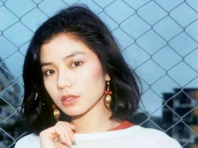 弄豪门梦碎成洗澡美人！钟楚红被“房事龙”玩(图21)